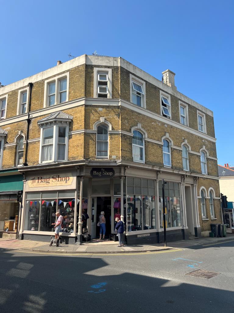 Lot: 141 - FREEHOLD TOWN CENTRE MIXED COMMERCIAL AND RESIDENTIAL INVESTMENT - Freehold Mixed Use Town Centre Investment